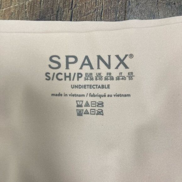 Spanx Undietectable Soft Nude NWOT Women’s Shapewear size S EUR 34-36 UK 8-10‎ - Picture 3 of 6